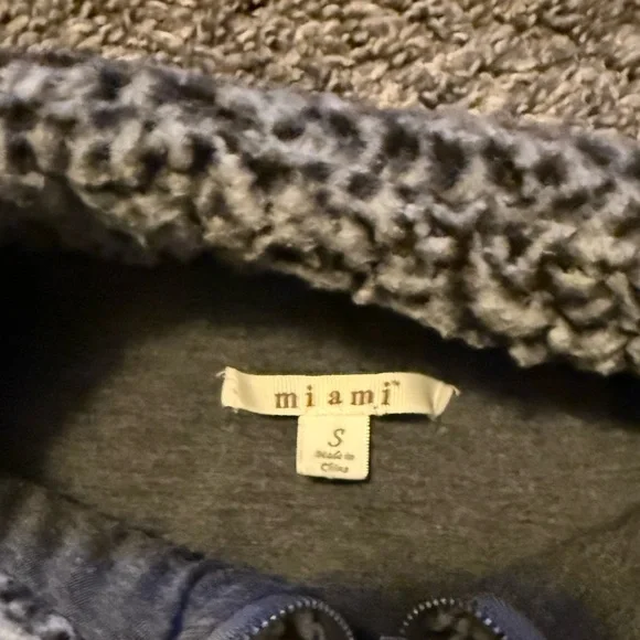 Miami Small Gray Sherpa Pullover - Picture 2 of 4